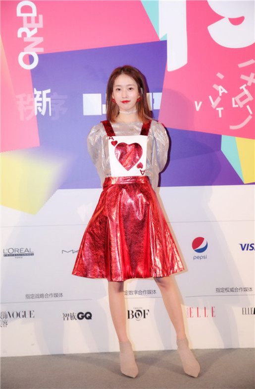 SNH48亮相上海时装周 萌妹子时尚起来也是令人刮目
