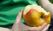 吃蘋果皮等于在”吃毒“？專家：很多人吃錯，浪費好東西