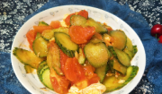 西紅柿炒黃瓜，記住放菜順序，出鍋軟嫩鮮香，清脆好吃