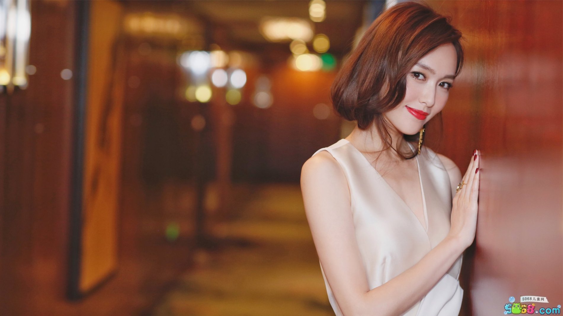 唐嫣维也纳婚礼伴娘曝光不见杨幂