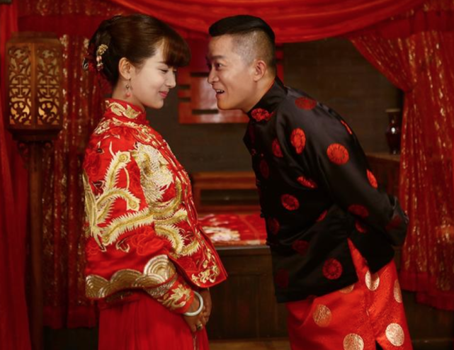 亲哥捧了他10年,刚走红就单飞,如今无戏可拍只能重回哥哥身边