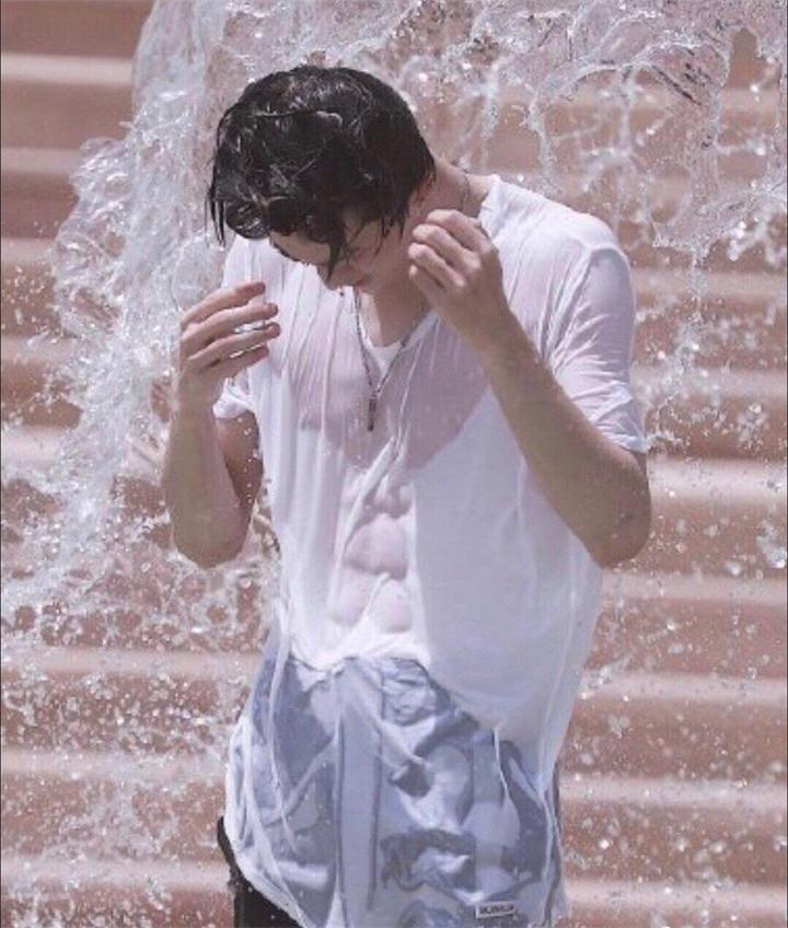 想要有个好身材不是嘴上说说,朱正廷为了保持身材,中午吃的这个