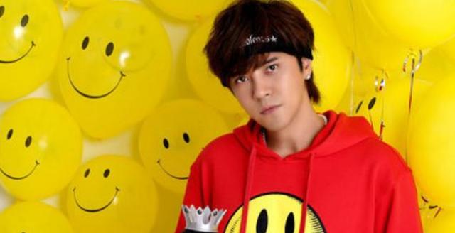 罗志祥复出成功，主持综艺节目照常播出，节目中不雅动作遭争议