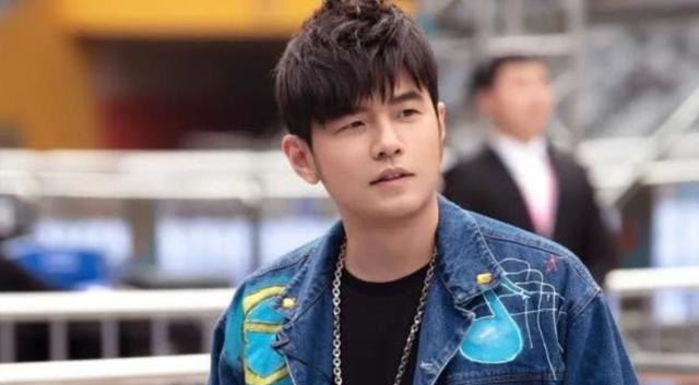 知名明星发长文怼周杰伦，过于自信就是自负，节目发言就像小孩