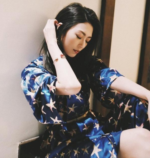 比萧亚轩情史还丰富的女星,4年处了20任男友,没人能超3个月 比萧亚轩情史还丰富的女星,4年处了20任男友,没人能超3个月